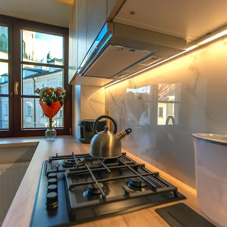 Premium - Brama Krakowska - Old Town